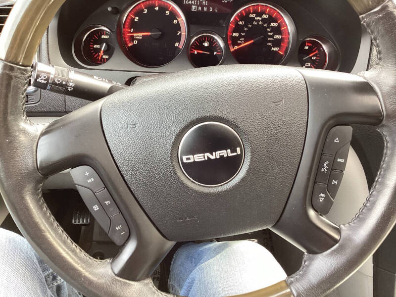 2011 GMC Acadia Denali
