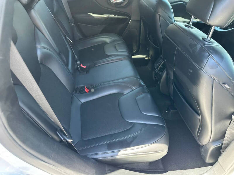 2020 Jeep Cherokee Altitude