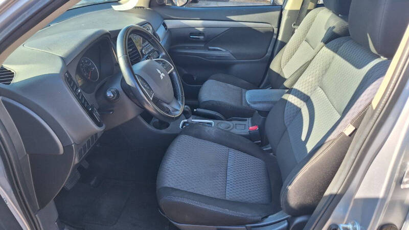 2015 Mitsubishi Outlander ES