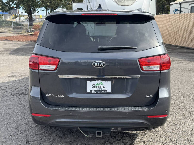 2017 Kia Sedona LX
