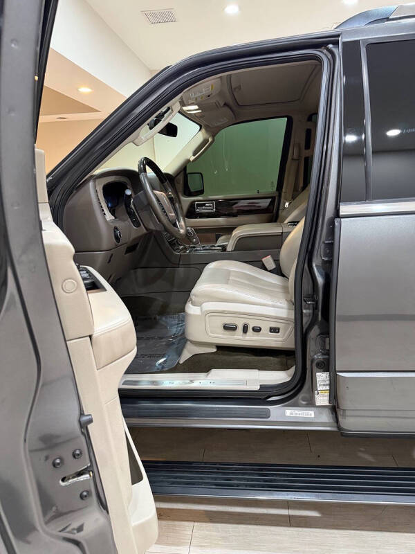 2017 Lincoln Navigator Select
