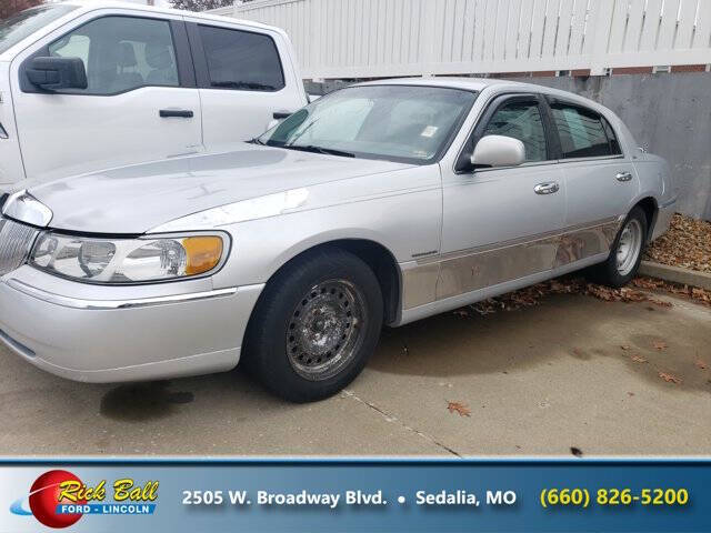 1999 Lincoln Town Car CARTIER's photo