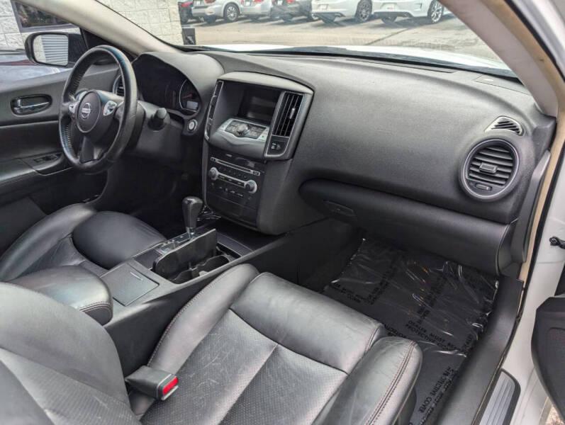 2014 Nissan Maxima