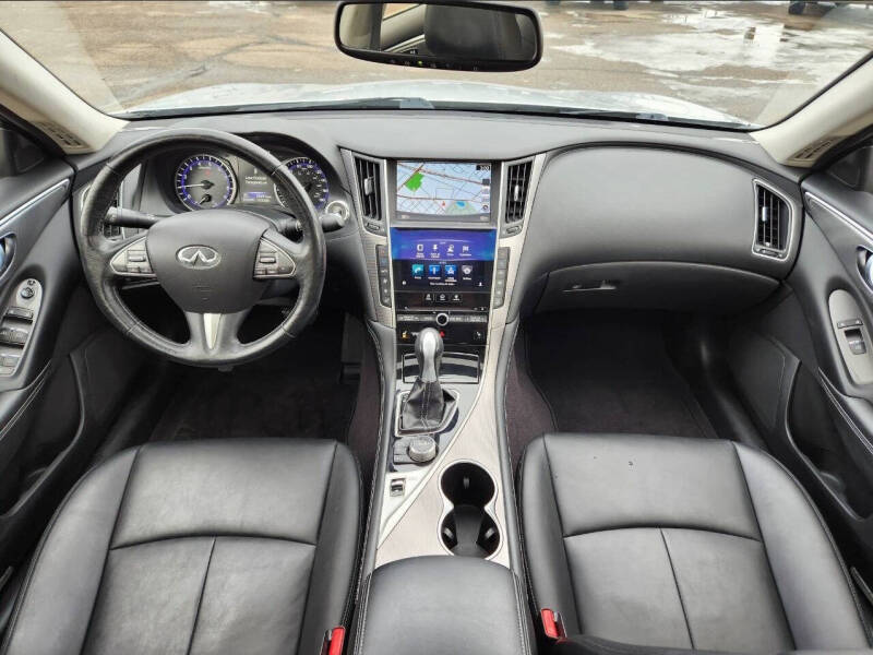 2015 Infiniti Q50 Premium