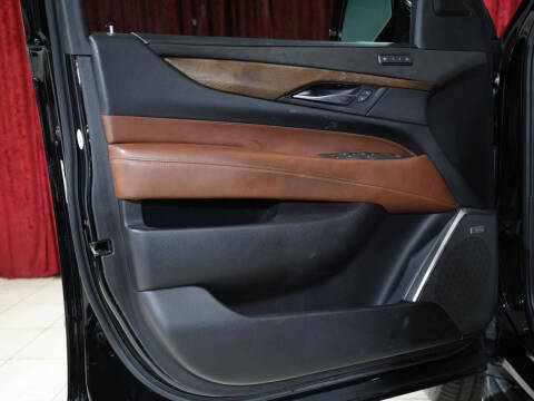 2018 Cadillac Escalade Luxury