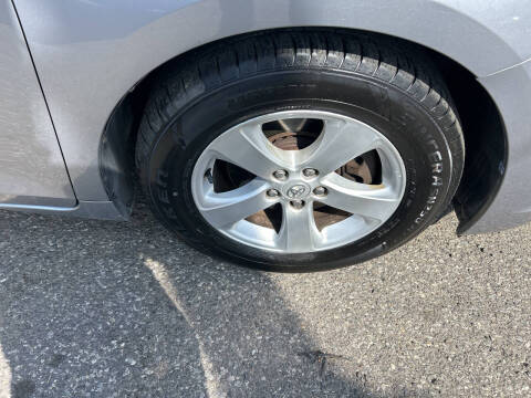 2013 Toyota Sienna LE 8-Passenger