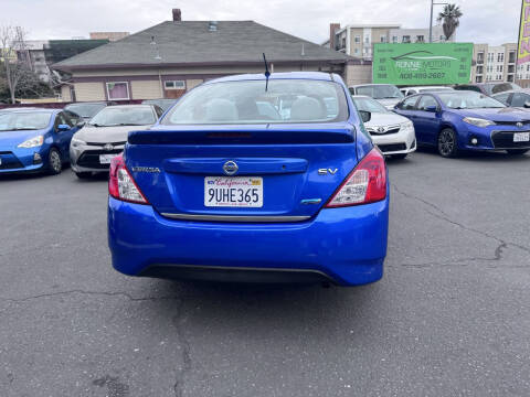 2015 Nissan Versa 1.6 SV