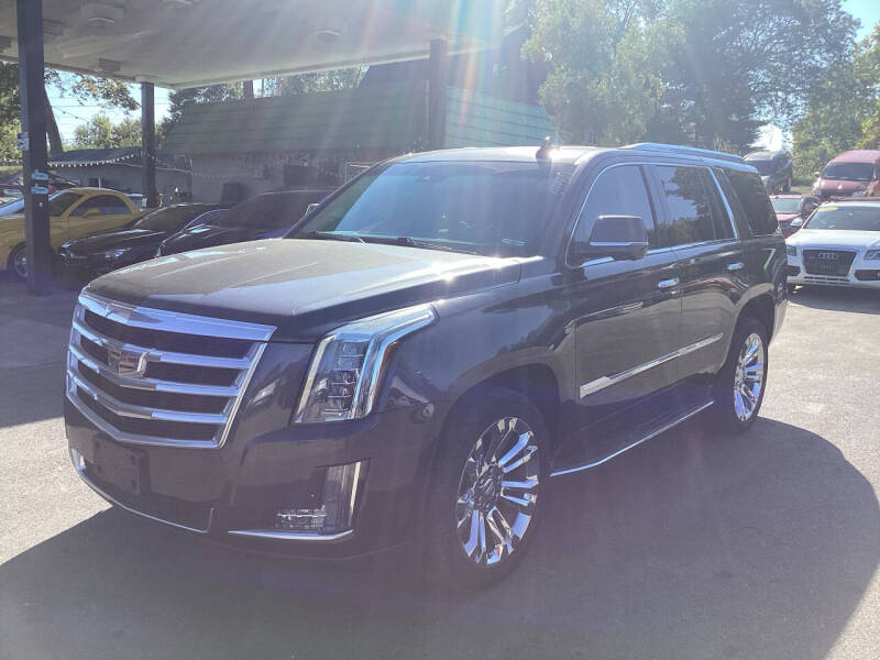2016 Cadillac Escalade Luxury Collection