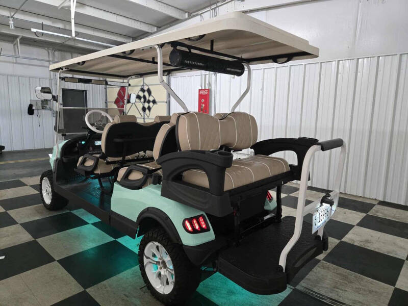 2022 Kodiak Defender 6 Passenger