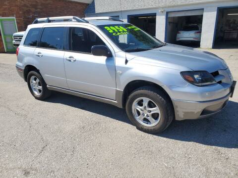 2004 Mitsubishi Outlander for sale at Street Side Auto Sales in Independence MO