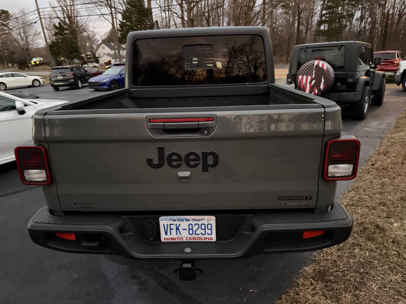 2020 Jeep Gladiator Sport