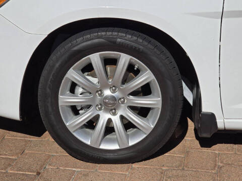 2012 Chrysler 200 Touring