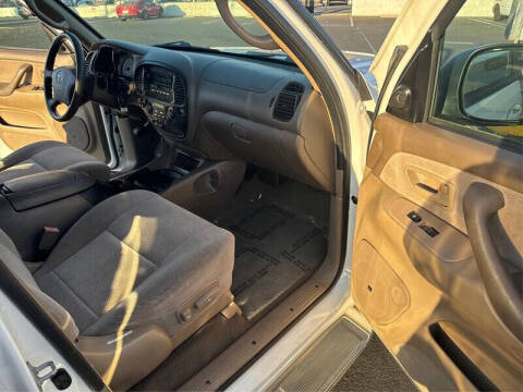 2003 Toyota Sequoia SR5