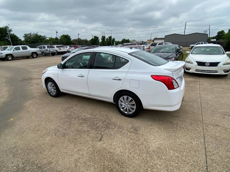 2018 Nissan Versa