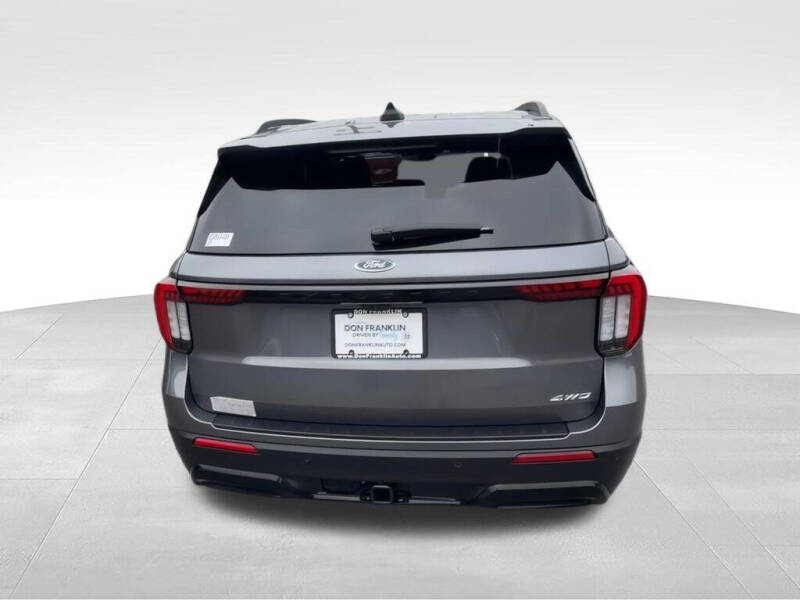 2025 Ford Explorer ST-Line