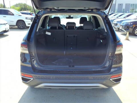 2025 Volkswagen Taos SE