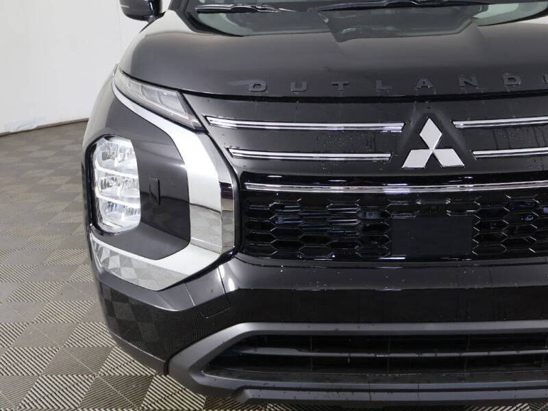 2026 Mitsubishi Outlander ES