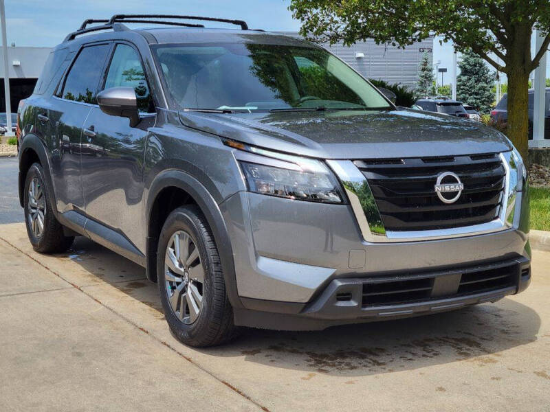 2025 Nissan Pathfinder SV