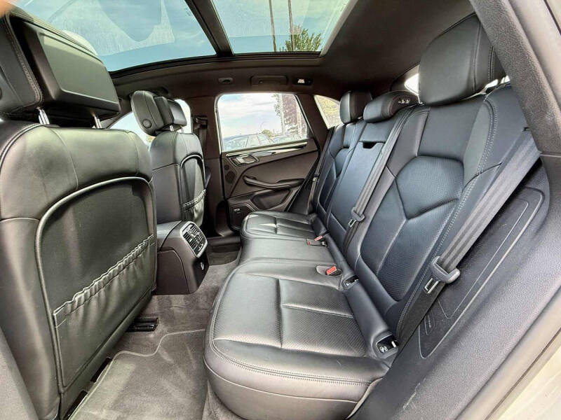 2018 Porsche Macan S