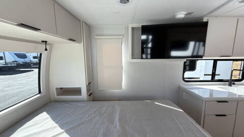 2026 Winnebago Thrive