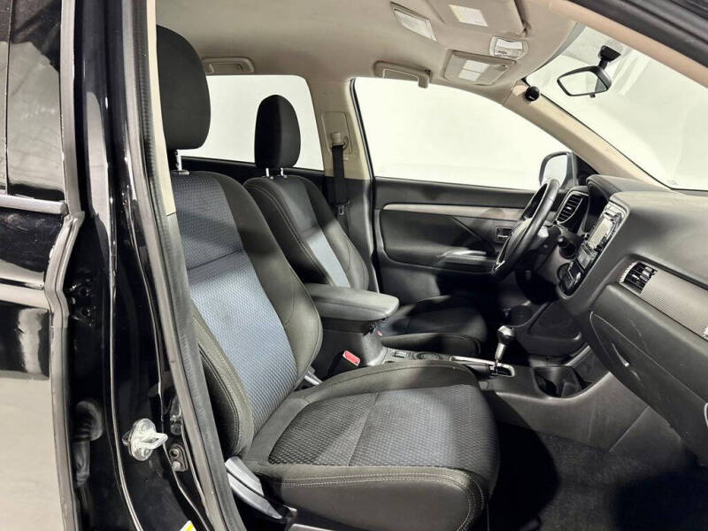 2016 Mitsubishi Outlander SE