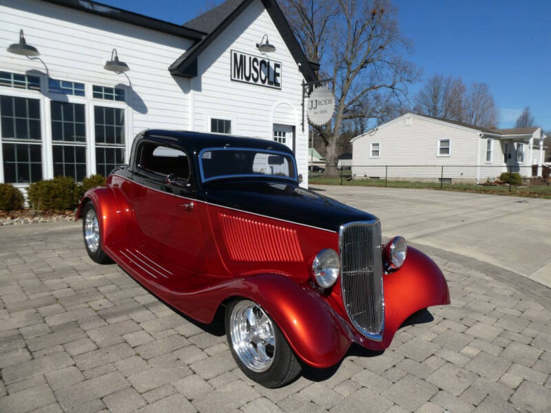 1933 Ford Custom Deluxe
