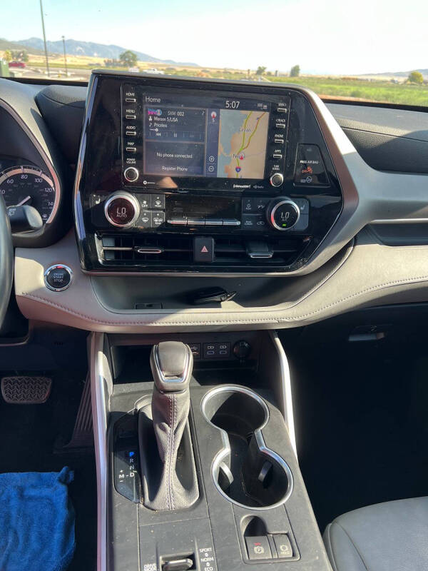 2022 Toyota Highlander XLE