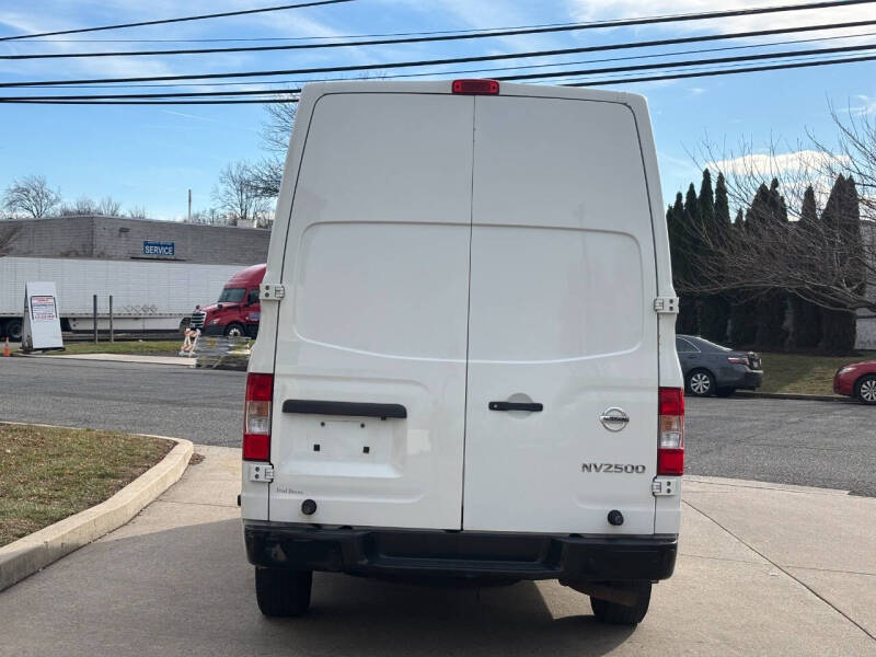 2020 Nissan NV Cargo SV photo 8