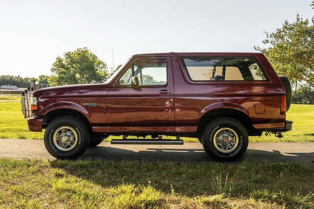 Red 1995 Ford Bronco XLT 2dr XLT 4WD SUV 1