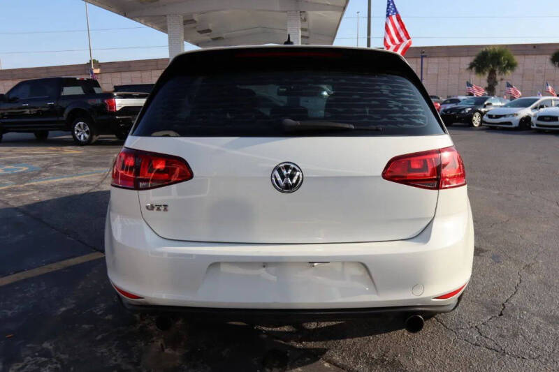 2017 Volkswagen Golf GTI S