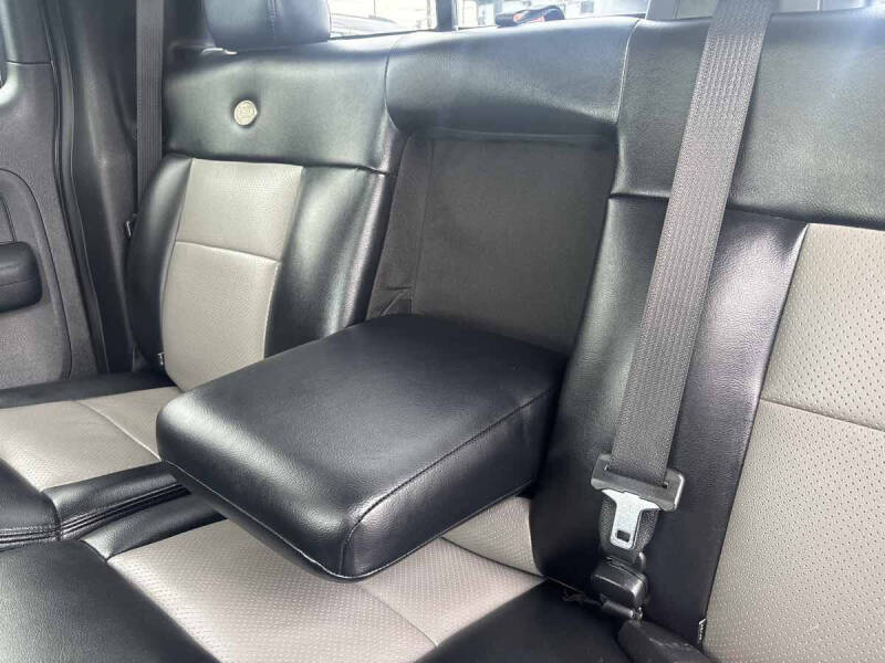 2005 Ford F-150 Lariat