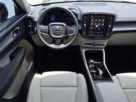 2026 Volvo XC40 B5 Plus