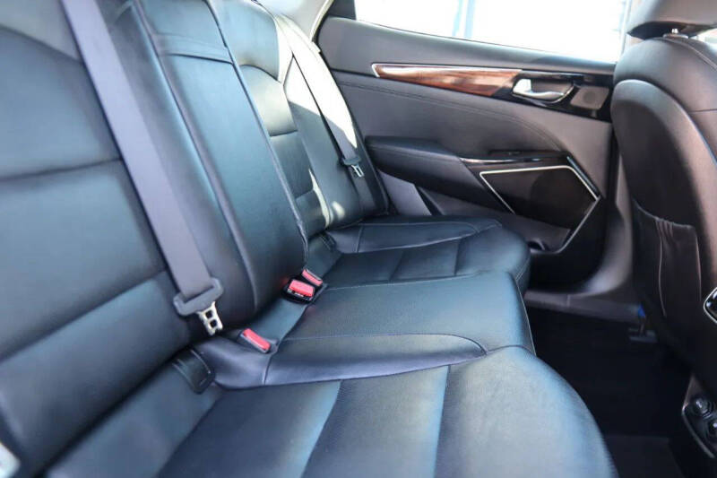 2017 Kia Cadenza Technology