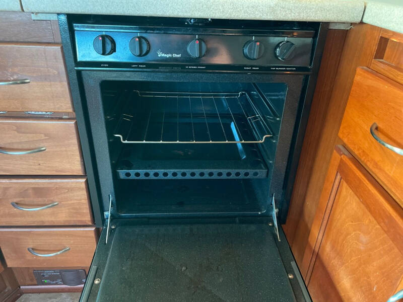 2002 Fleetwood RV 37U