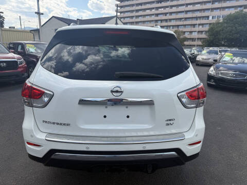 2015 Nissan Pathfinder SV