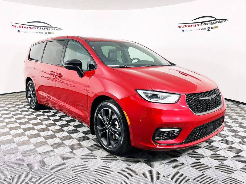 2026 Chrysler Pacifica Select