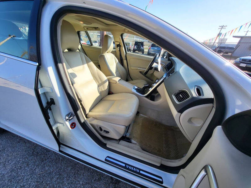 2016 Volvo V60 T5 Drive-E Premier