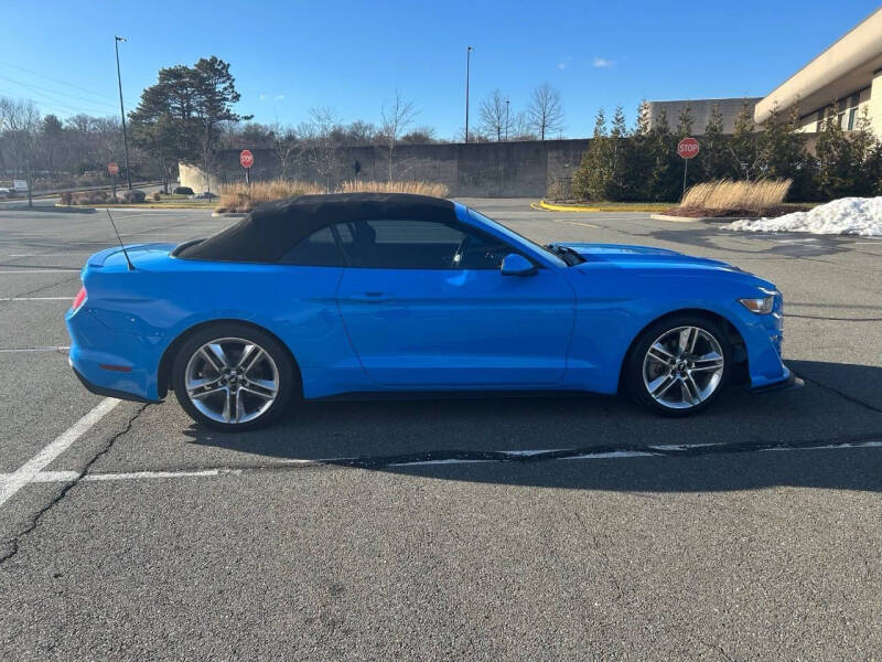 2017 Ford Mustang V6