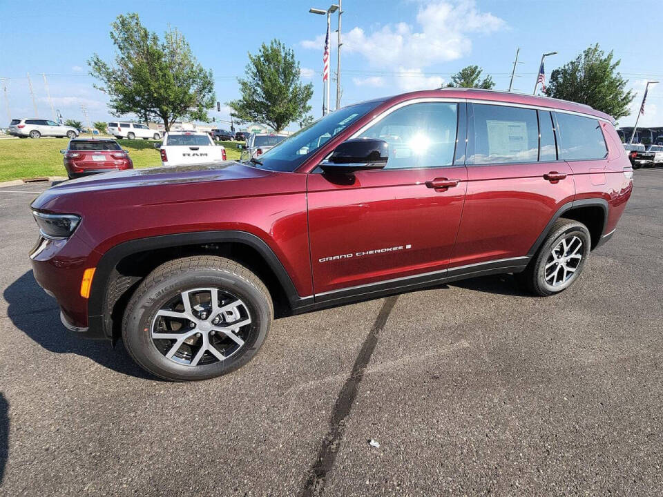 2024 Jeep Grand Cherokee L for sale at Victoria Auto Sales in Victoria, MN