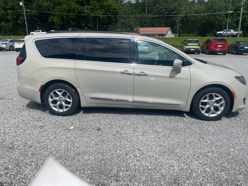 2017 Chrysler Pacifica Touring-L