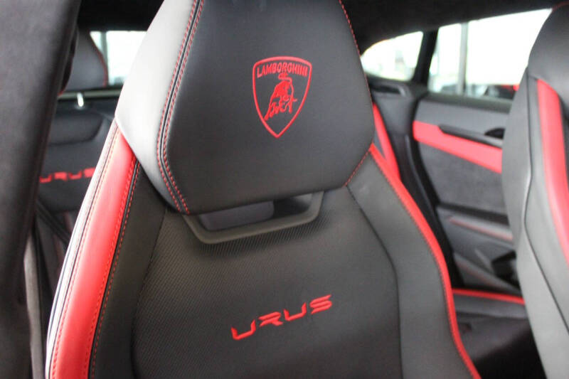 2023 Lamborghini Urus S