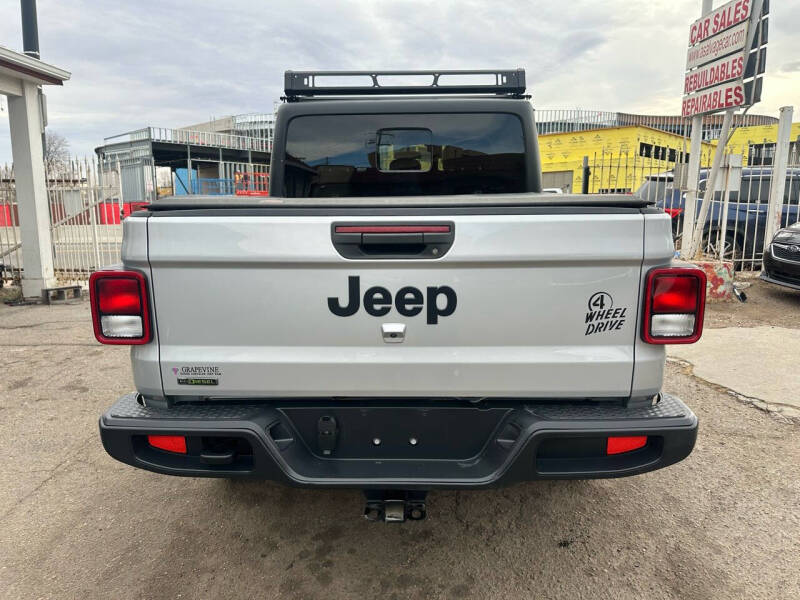2022 Jeep Gladiator Willys