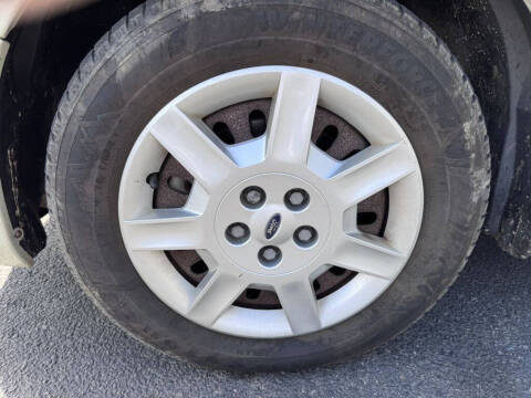 2006 Ford Taurus SE