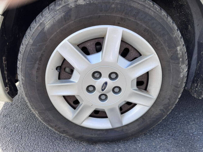 2006 Ford Taurus SE