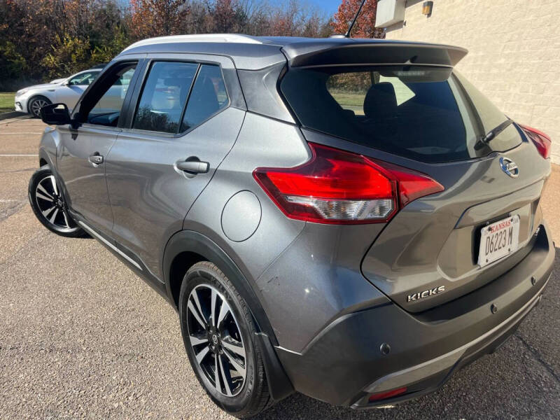 2020 Nissan Kicks SR
