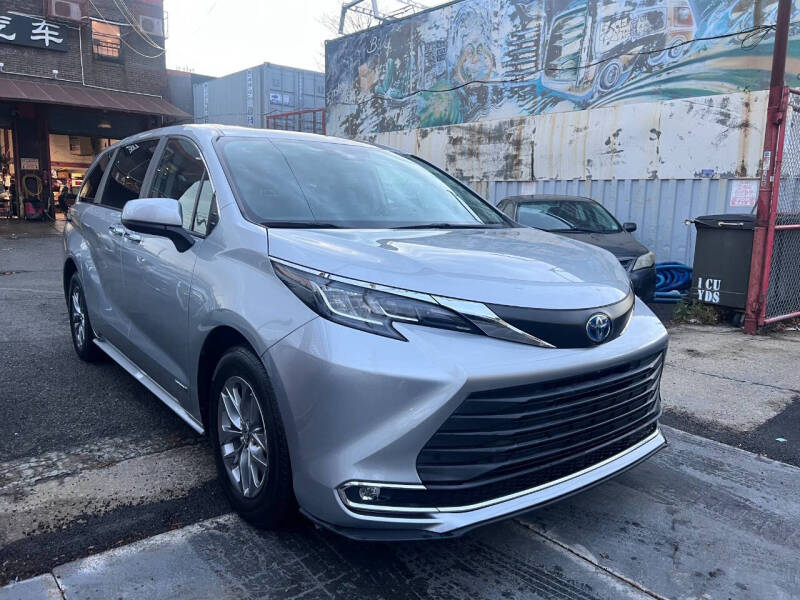 2021 Toyota Sienna XLE 7-Passenger