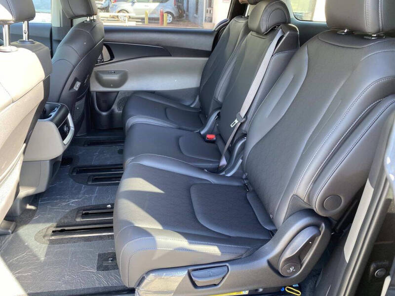 2026 Kia Carnival LXS