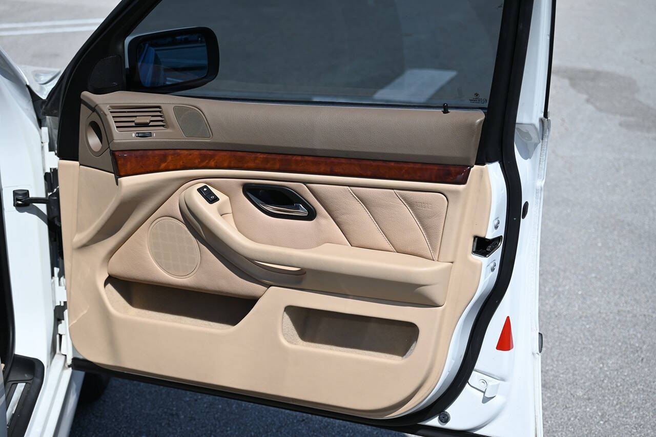2003 BMW 5 Series 30