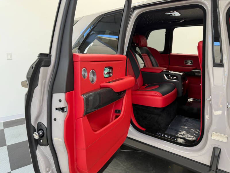2024 Rolls-Royce Black Badge Cullinan