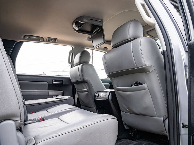 2017 Toyota Sequoia SR5